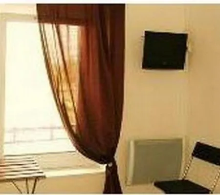 Hotell De L'avenue Bonson (Loire)